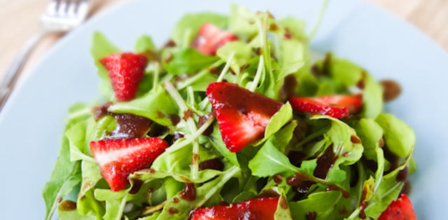 Strawberry Arugula Salad with Balsamic Vinaigrette