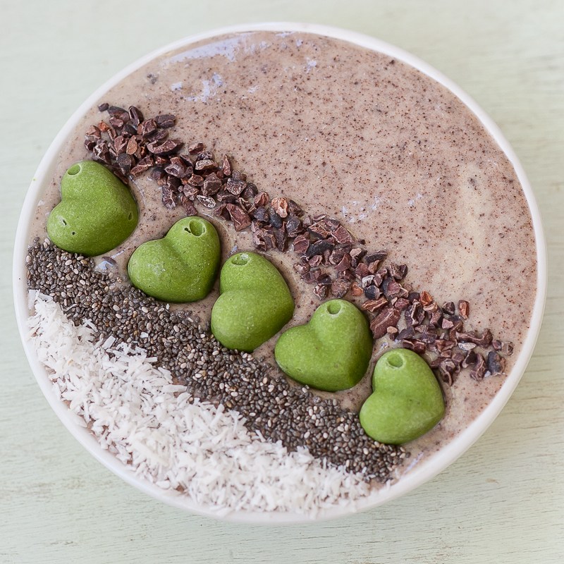 Raw Vegan Chocolate Smoothie Bowl