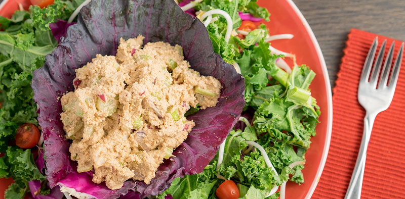 kale salad with vegan tuna
