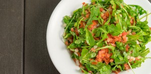 tomato arugula salad