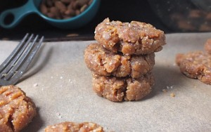 Simple Raw Peanut Butter Cookies