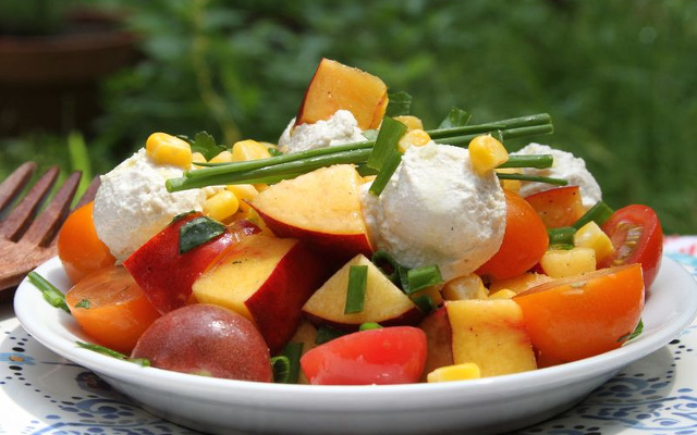 Summer Salad With Vegan Bocconcini FTR