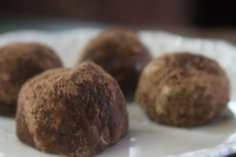 honey-chocolate-truffles
